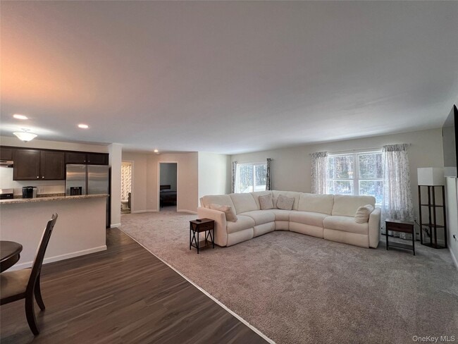 Building Photo - 26 Summit Dr