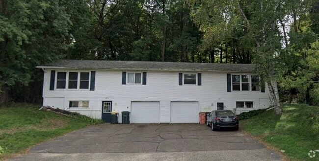 Building Photo - 2613 Seymour Rd