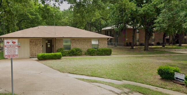 Foto del edificio - 120 Legendary Ln