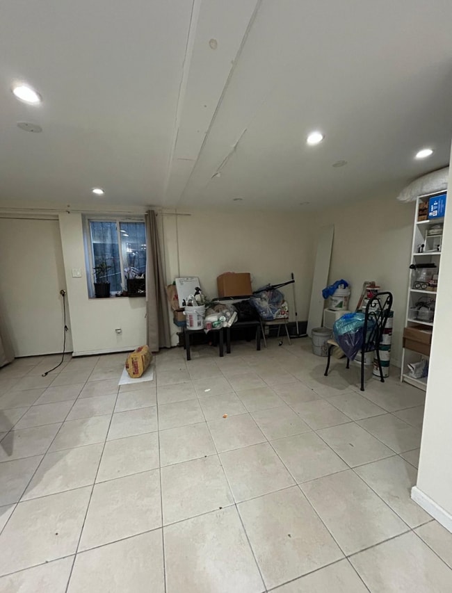 Building Photo - 434 Rutland Rd