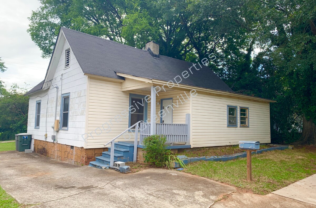 14 Madden St, Greenville, SC 29605 House for Rent in Greenville, SC
