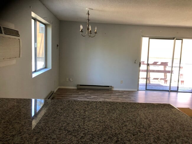 Building Photo - 2420 Freeman Dr