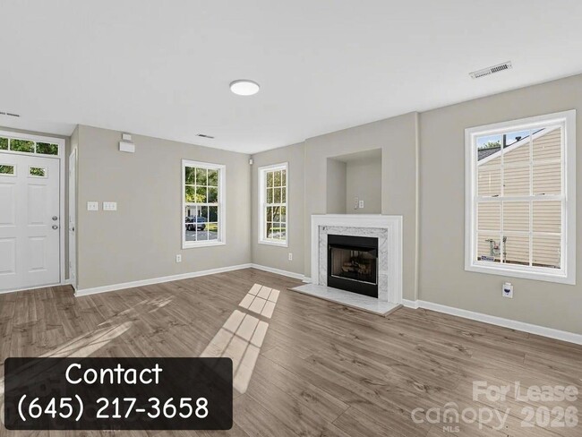 Building Photo - 3003 Hawick Commons Dr