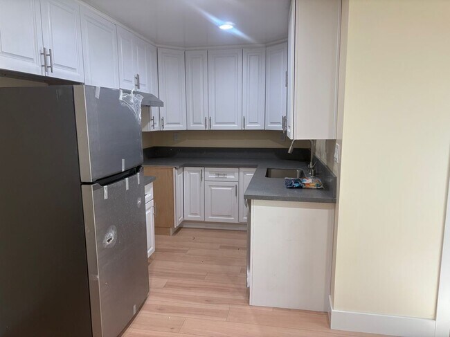 Foto del edificio - 23337 Hartland St