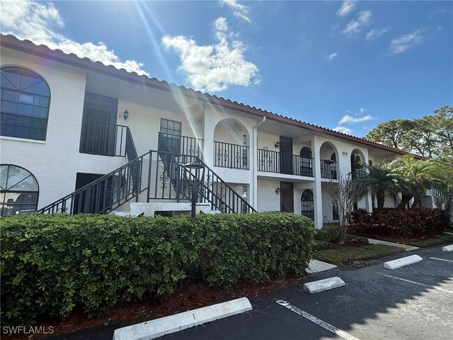 Building Photo - 212 Deerwood Cir