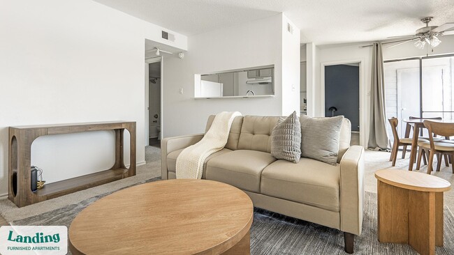 Foto del edificio - 1071 Clayton Ln