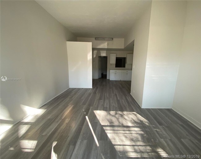 Building Photo - 2205 Roosevelt St