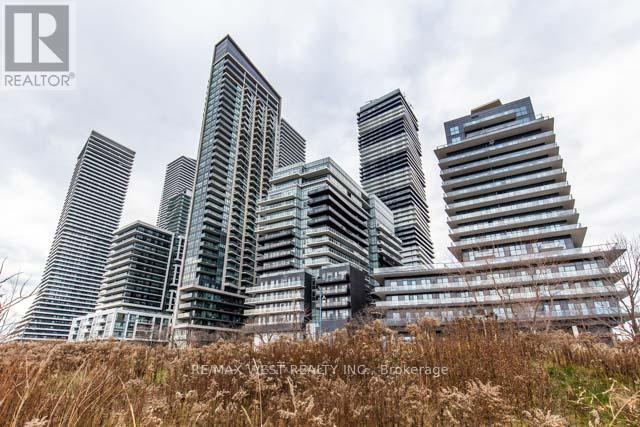 Photo du bâtiment - 110 Marine Parade Dr