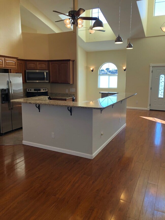 Building Photo - Sunny Three Bedroom in North Prescott Valley
