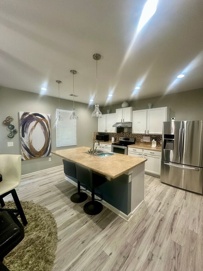 Foto del edificio - 201 Flowing Meadows Dr