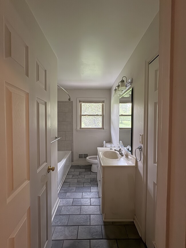 Building Photo - 5528 Galloway Cir