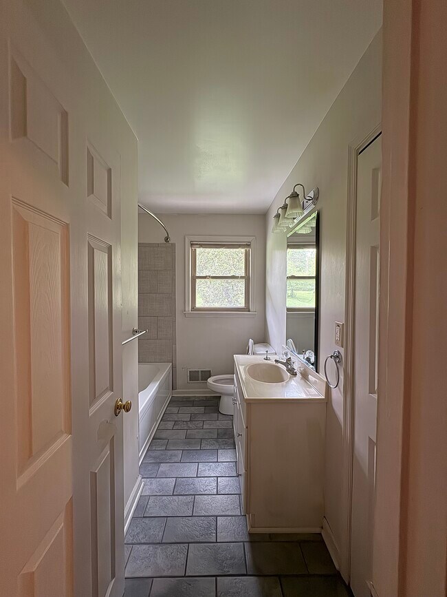 Foto del edificio - 5528 Galloway Cir