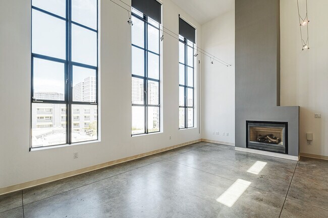 Building Photo - 1233 Howard St