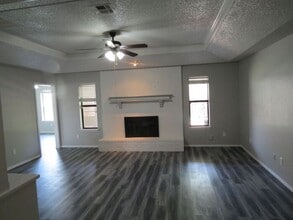 Building Photo - 2117 Lazybrook Trail