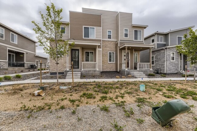 Building Photo - Stunning 3 Bed 2 1/2 Bath in Aurora!