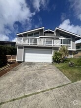 Building Photo - 956 Kaluanui Rd