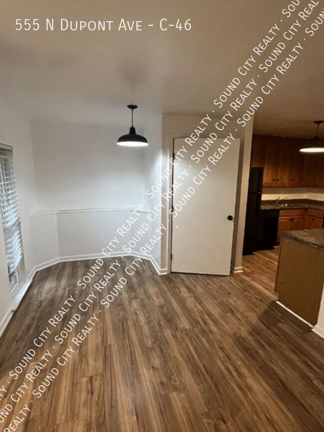 Building Photo - AVAILABLE NOW • 2 Bed/ 1 Bath condo • Madison