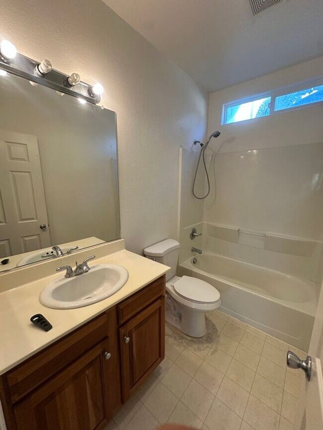 Building Photo - 2319 Cool Springs Ct