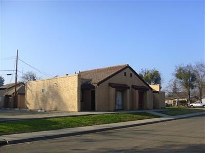 Building Photo - 606 Downey Ave