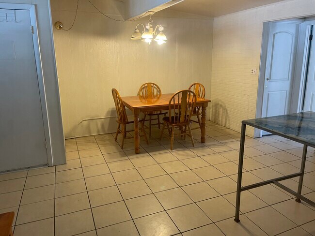 Building Photo - 151 Highland Ave