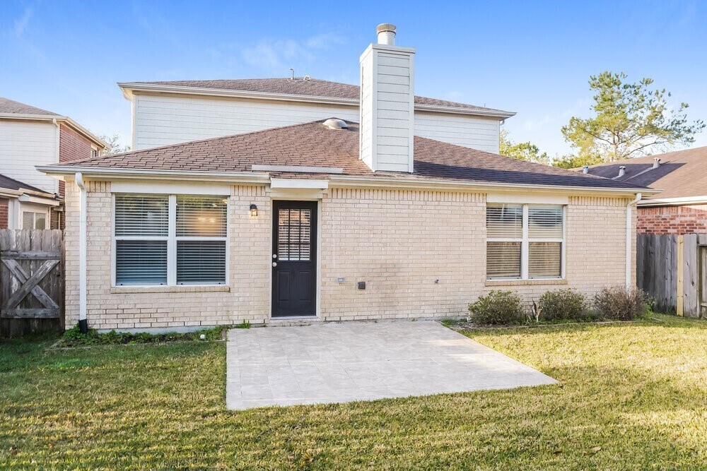 Foto del edificio - 17506 Hoover Gardens Dr