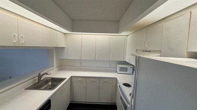 Foto del edificio - 13800 SW 5th Ct