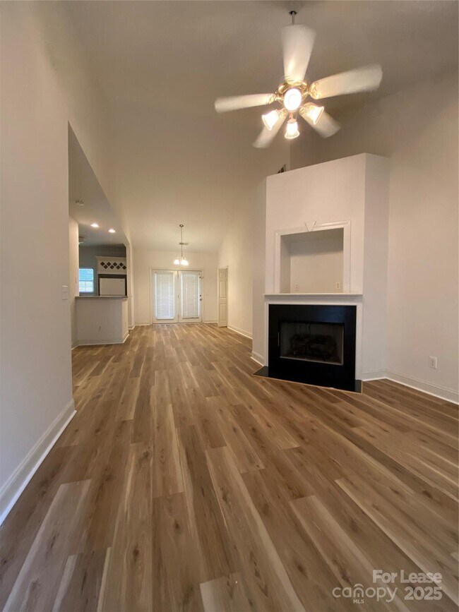 Foto del edificio - 532 Knighton Hill Rd