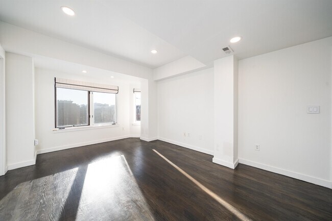 Foto del edificio - 701 Monroe St