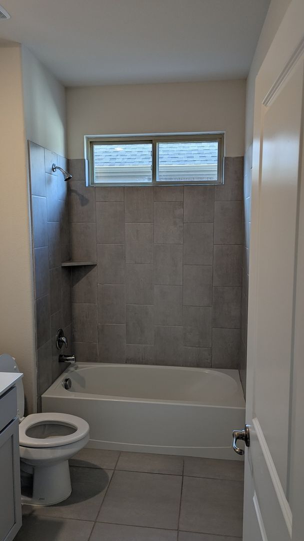Foto del edificio - Spacious 4BR House in Aubrey