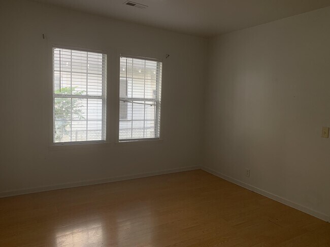 Foto del edificio - 725 30th St SW