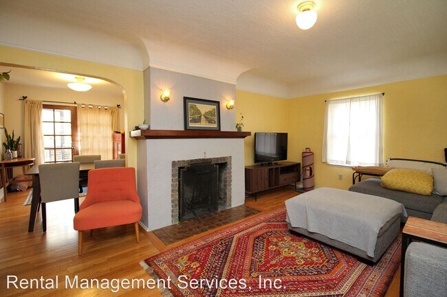 Building Photo - 2 br, 1 bath House - 5135 N Kerby Ave