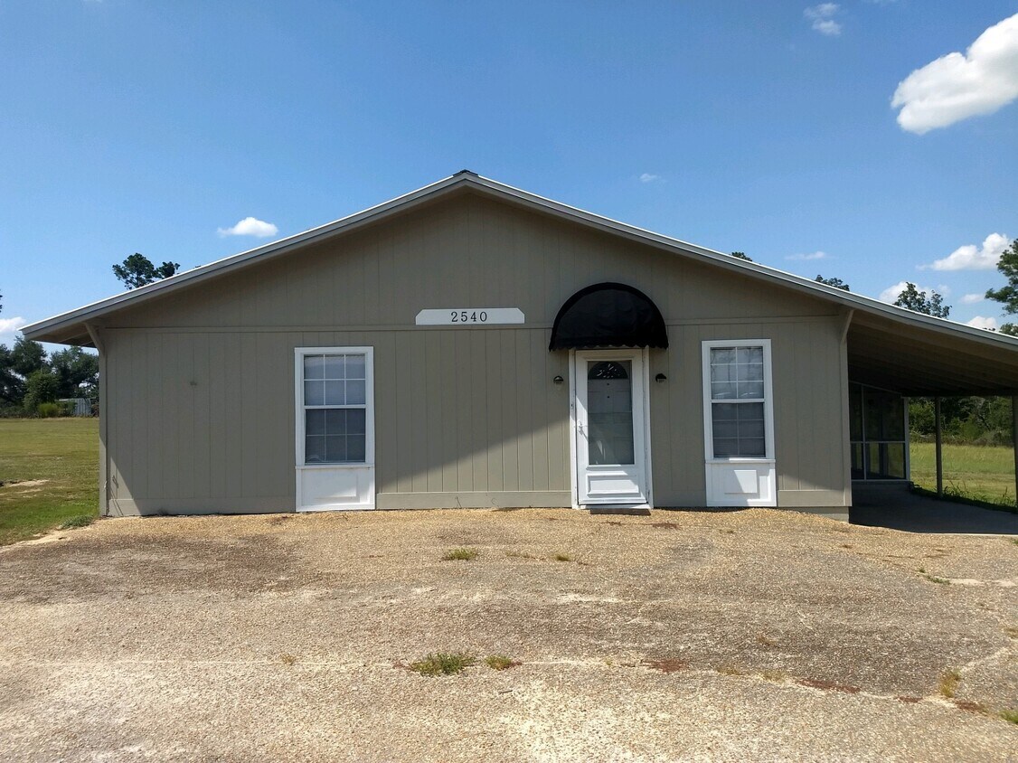 2540 Eastgate Dr, Marianna, FL 32446 House Rental in Marianna, FL