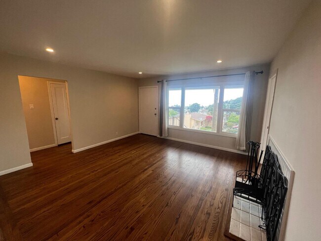 Foto del edificio - 680 Brighton Rd