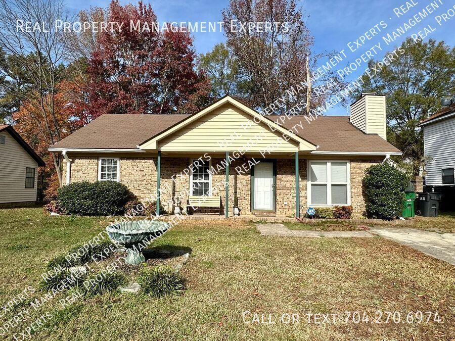 Foto principal - Charming 3BR/2BA Home in Charlotte!