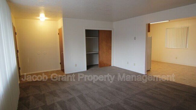 Foto del edificio - 2136 St Clair Rd