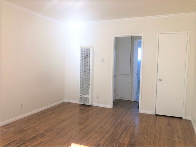 Foto del edificio - Spacious and bright  1bed/1bath