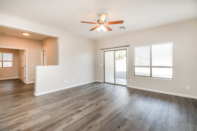 Foto del edificio - 17320 W Caribbean Ln