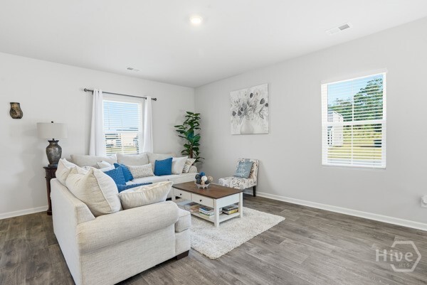 Foto del edificio - 100 Amethyst Dr