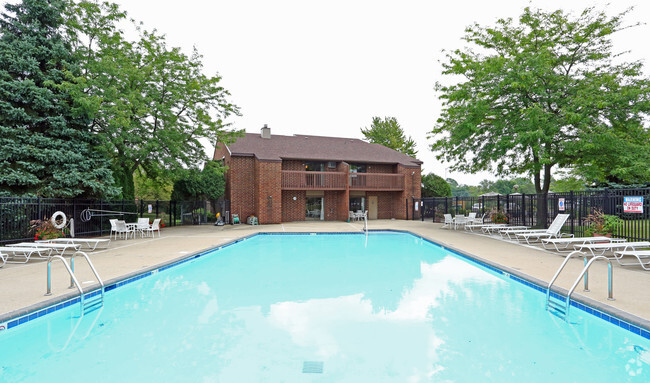 Pool - Horizon Village