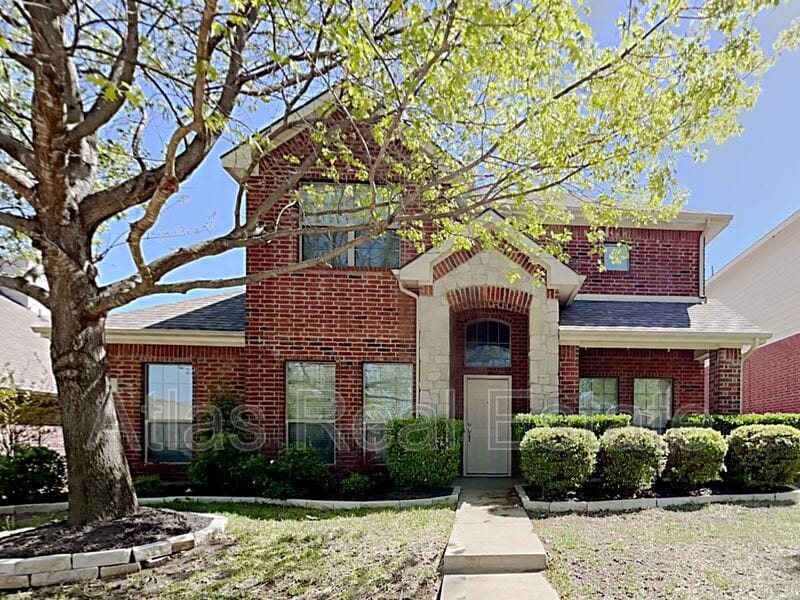 Primary Photo - 315 Village Dr