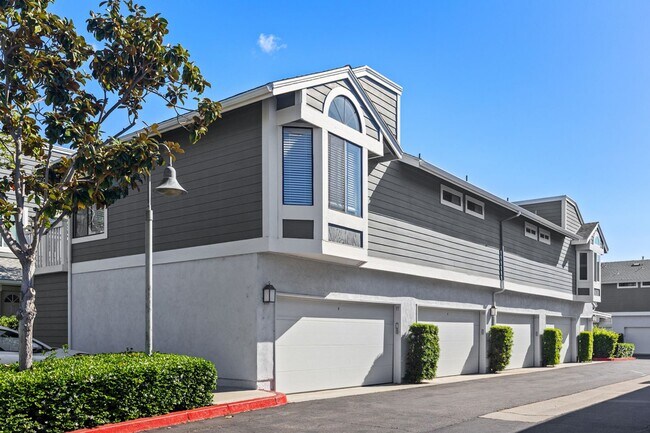 Building Photo - Prime Irvine Living: Bright End Unit Steps from Pool & Parks