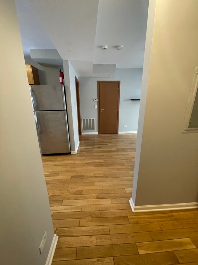 Building Photo - 4748 N Albany Ave