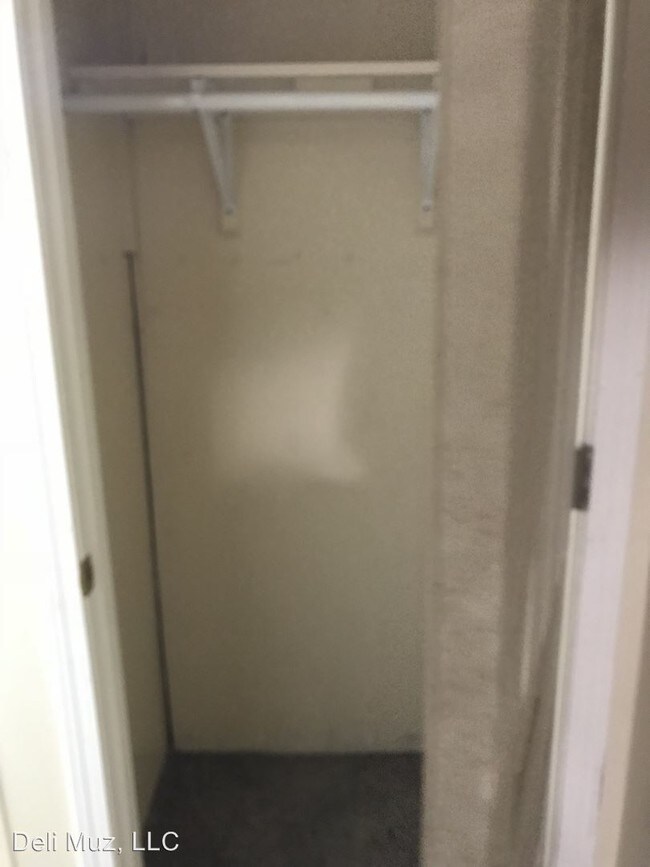 Foto del edificio - 4 br, 1 bath House - 1726 S New York Ave