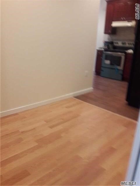 Foto principal - 108-3 Roosevelt Ave