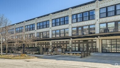 Building Photo - 1071 W 15th St