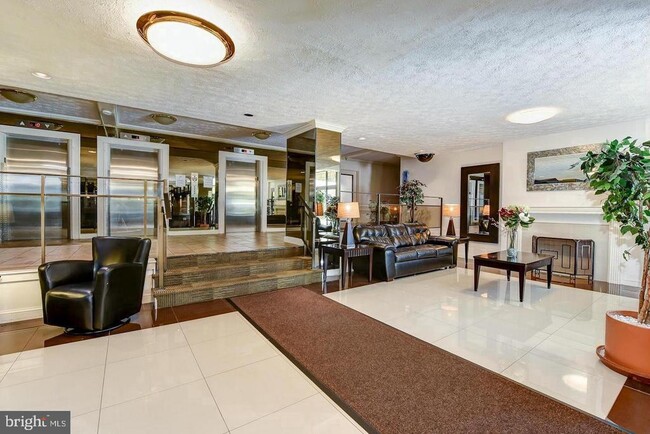 Foto del edificio - 1111 Arlington Blvd