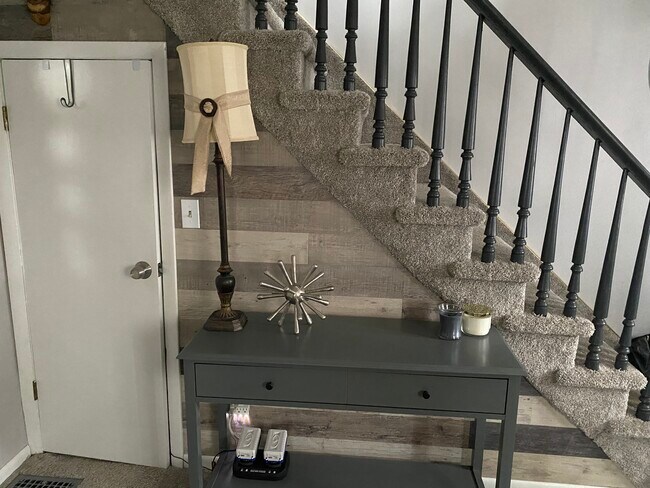 Foyer - 160 Pearl St