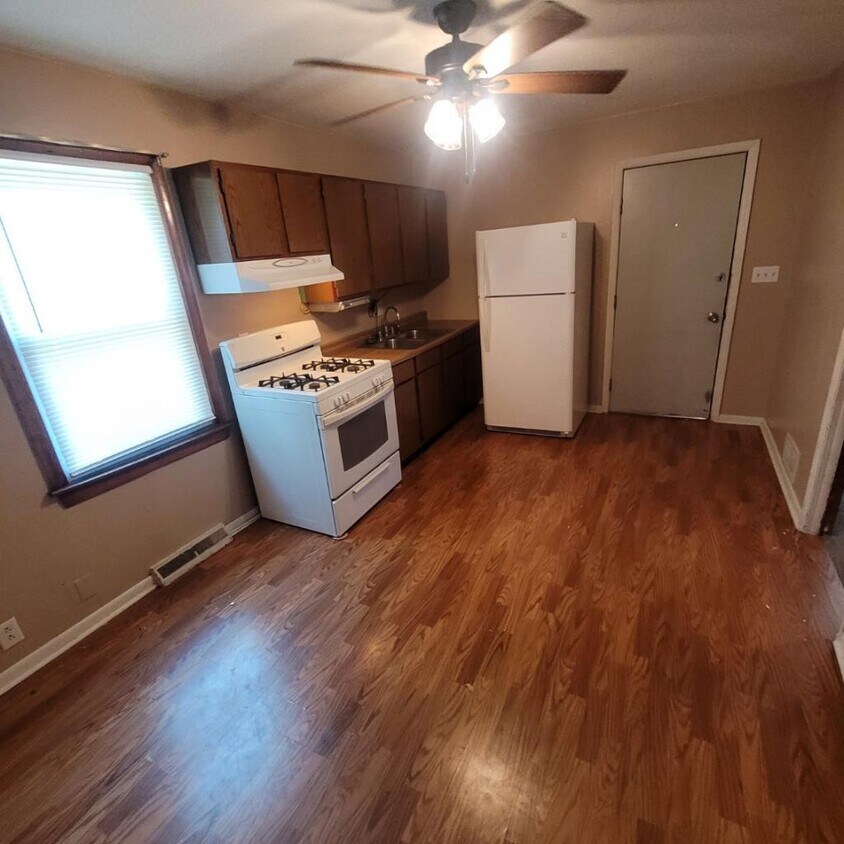 Foto del edificio - 219 Pleasant St