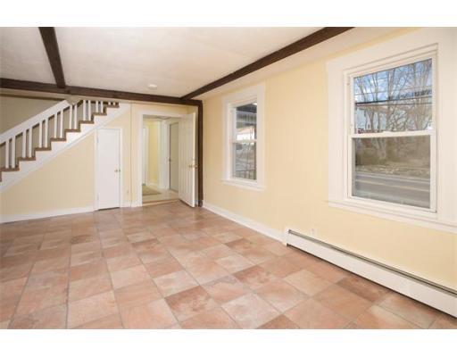 Living Room looking at front door - 208 Park St