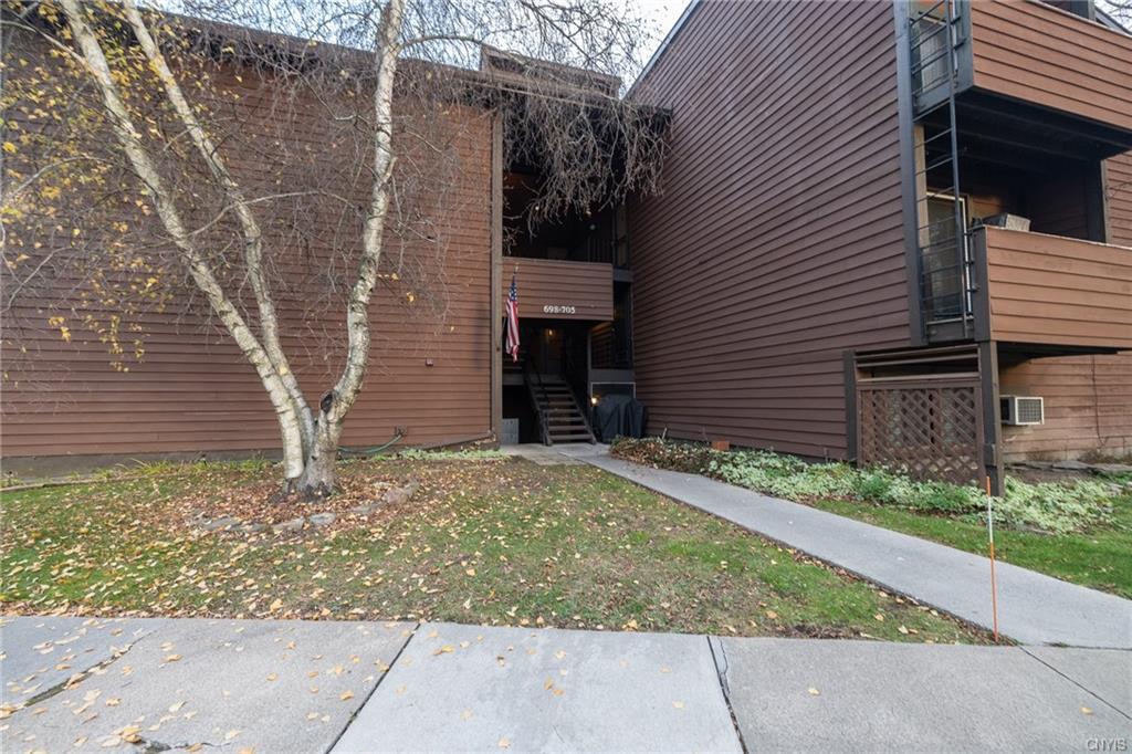 705 Idlewood Blvd N, Baldwinsville, NY 13027 Room for Rent in